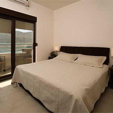 Apartments Twins Херцег-Нови Номер фото